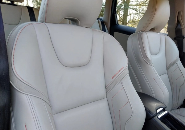 Volvo XC 60 cena 80000 przebieg: 135000, rok produkcji 2017 z Orzesze małe 172